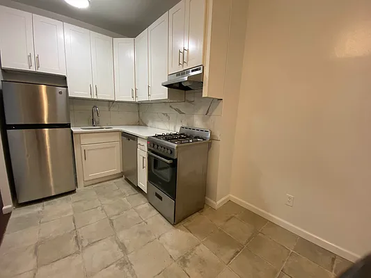 Rented by City Connections Realty | media 8