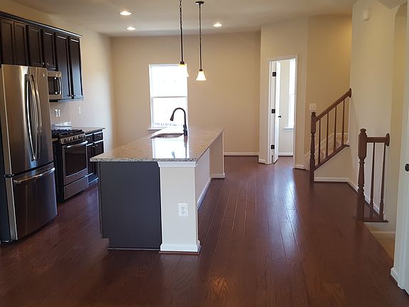 3rd image of 2240 Mallard Landing Dr