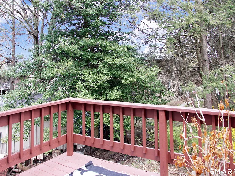 203 Capewell Ave — Photo 37