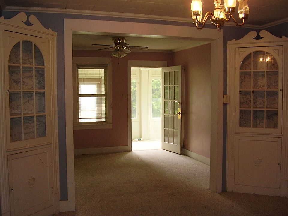 2nd image of 617 Continental Rd