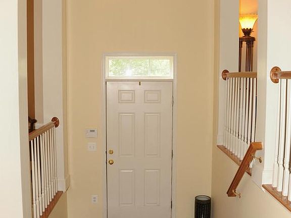 4th image of 9961 E Hill Dr