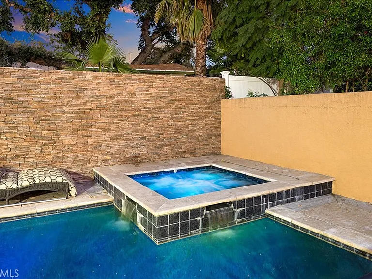 10610 Oak Tree Way — Photo 41