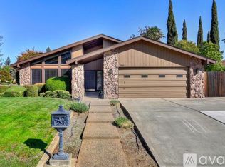 9101 Yount Ct, Elk Grove, CA 95624