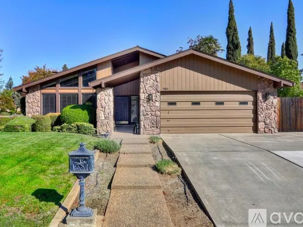 9101 Yount Ct, Elk Grove, CA 95624