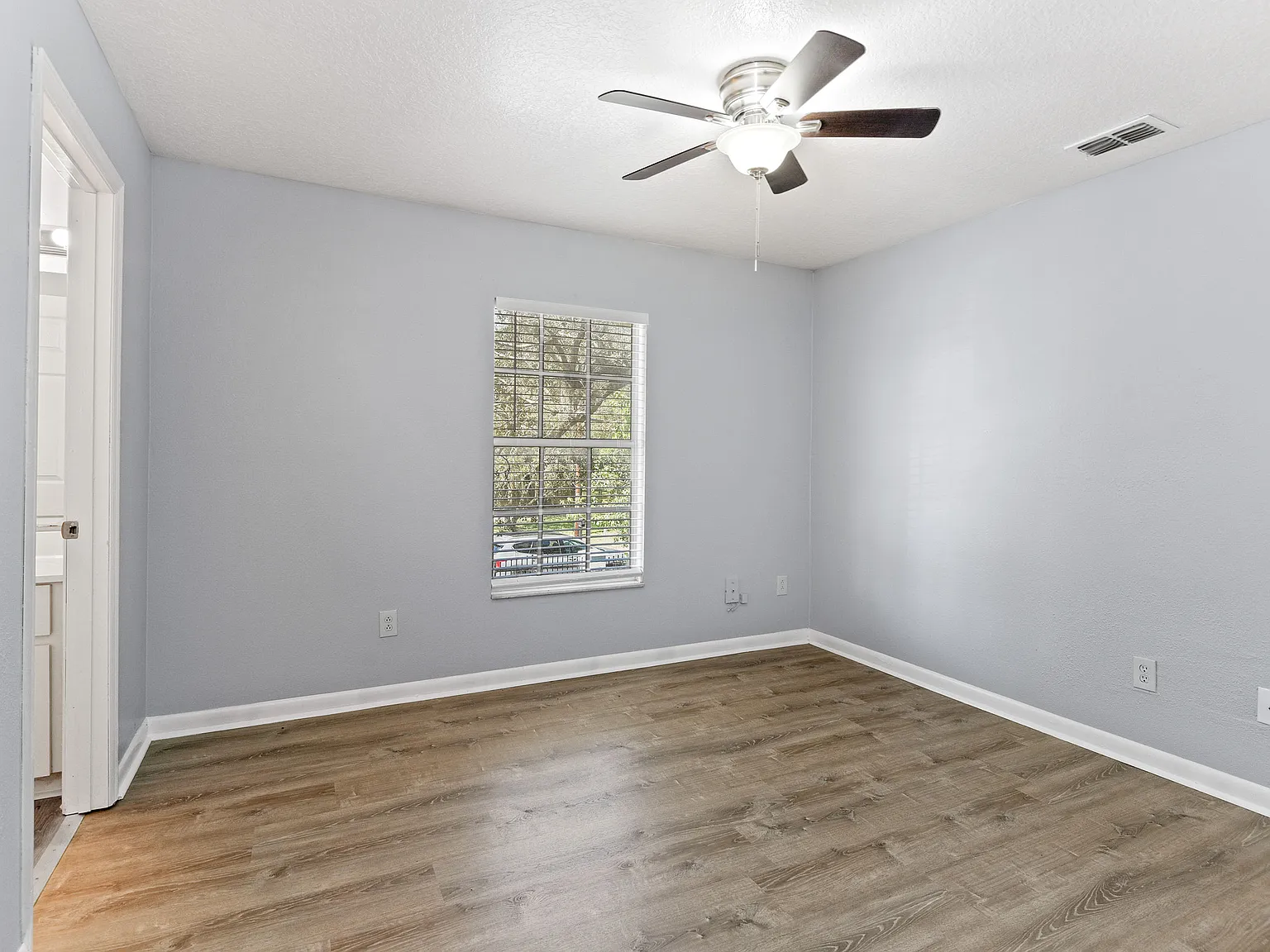 Columbia Park Apartments — Photo 4