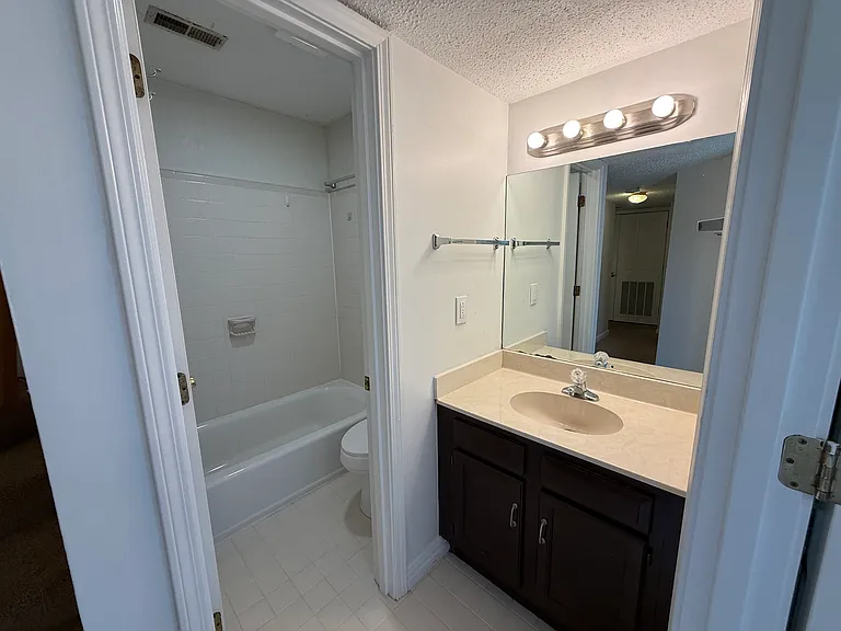 1819 Wedgewood Ave — Photo 9