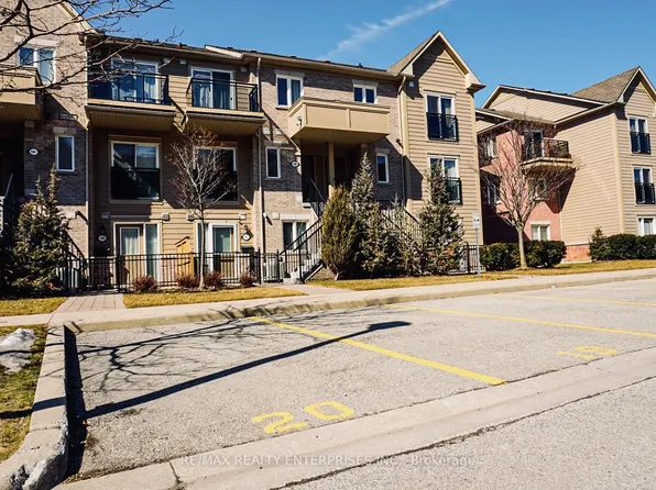 4975 Southampton Dr #145, Mississauga, ON L5M 8E5