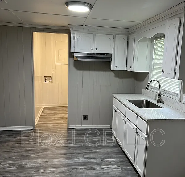 206 1/2 E Crovat St — Photo 3