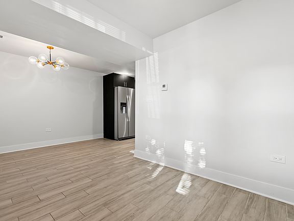 4th image of 2939 N Kedzie Ave #B