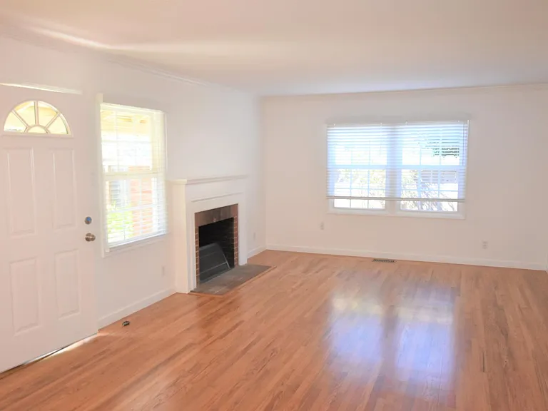107 Dunsmuir Way — Photo 11