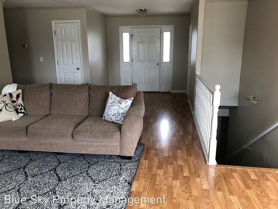 1st image of 970 Hillview Dr