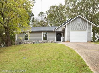 5813 Waters Edge Dr, Fayetteville, NC 28314