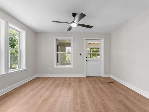 5th image of 16 Crescent Ave SW