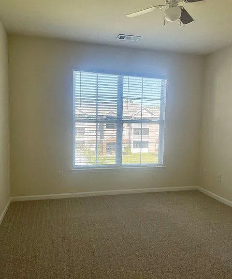 Clairmont at Hillandale — Photo 113