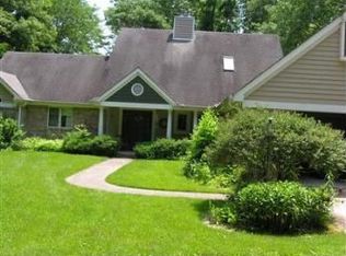 5122 Romohr Rd, Cincinnati, OH 45244