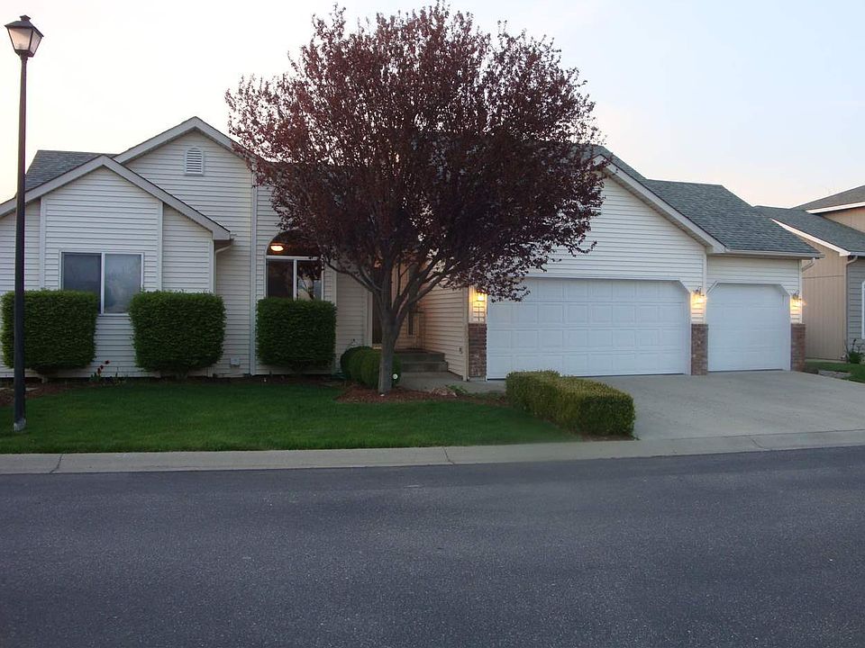 1st image of 19115 E Riverwalk Ln