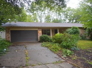 6 Blackstone Ct, Saint Charles, MO