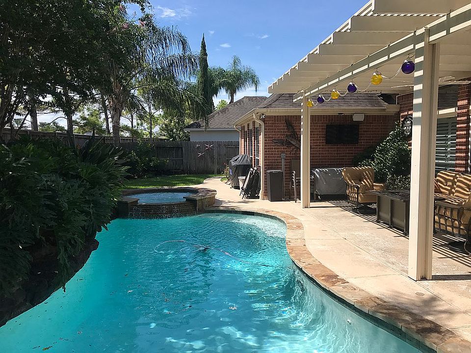 2nd image of 107 Pelican Ct