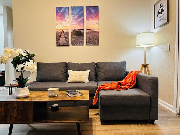 3rd image of 2059 SE Hillmoor Dr #205