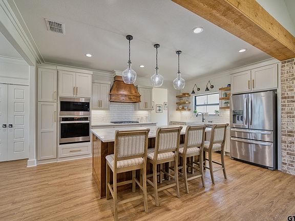 3rd image of 403 Eagle Court Rd