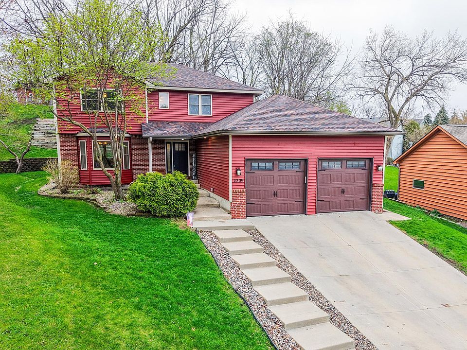 1st image of 2209 Beacon Dr SW