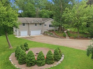 13508 Sunset Trl, Minneapolis, MN 55441
