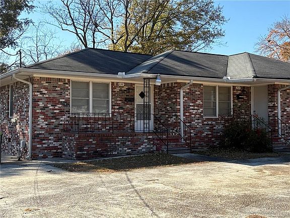 3rd image of 707 Old Powder Springs Rd SW