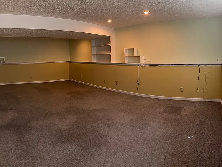 6775 Windfaire Dr — Photo 15