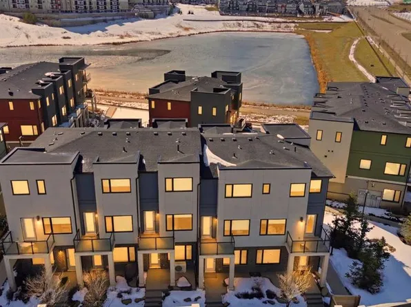 218 E Sherwood Sq NW #904, Calgary, AB T3R 0Y2