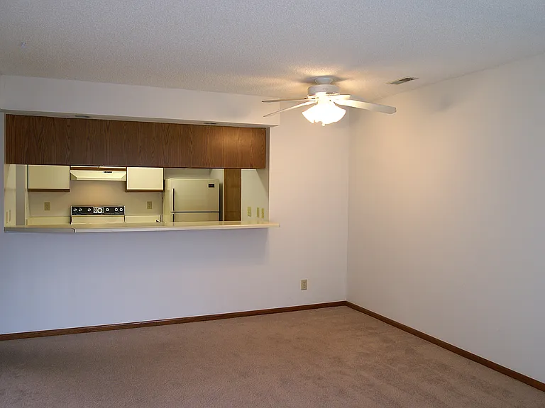 Sundance Apartments — Photo 13
