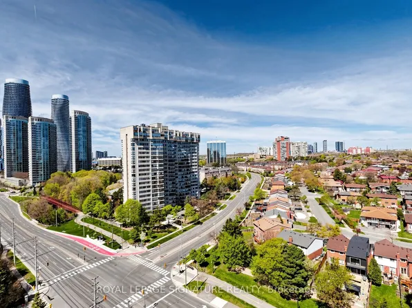 200 Burnhamthorpe Rd E #1501, Mississauga, ON L5A 4L4