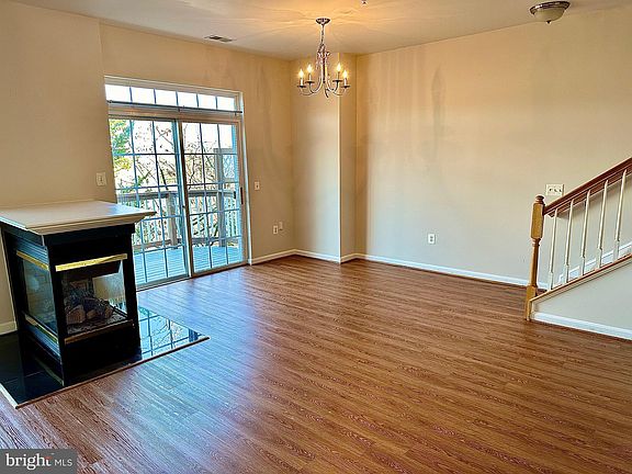 4th image of 1826 Cedar Cove Way #201