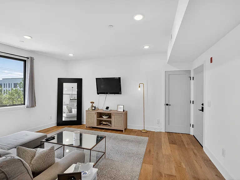 1801 Fairmount Ave #303 — Photo 8