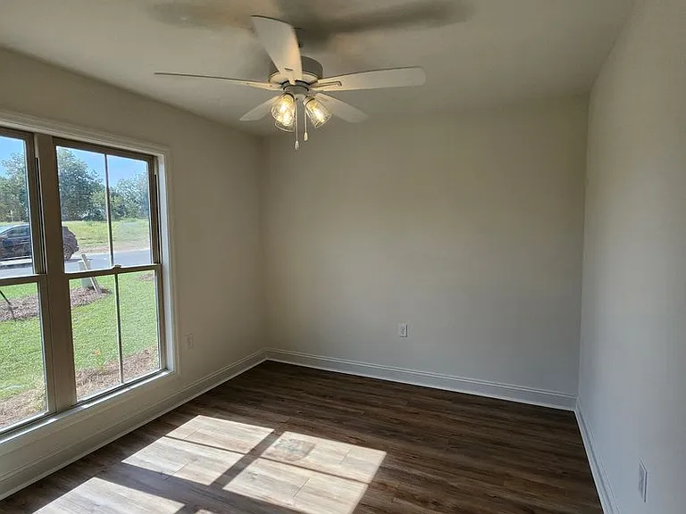 4053 Collier Ln — Photo 7