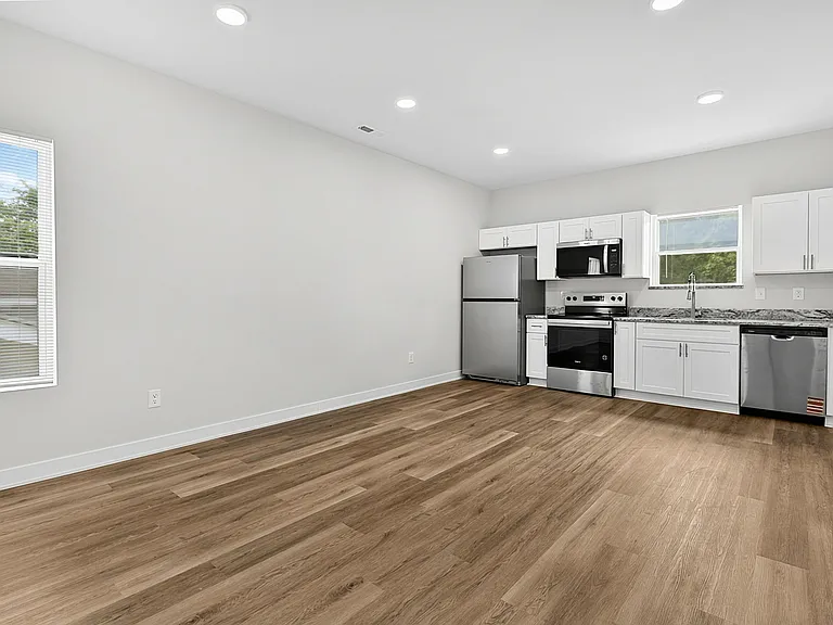 3947 Rookwood Ave #B — Photo 6