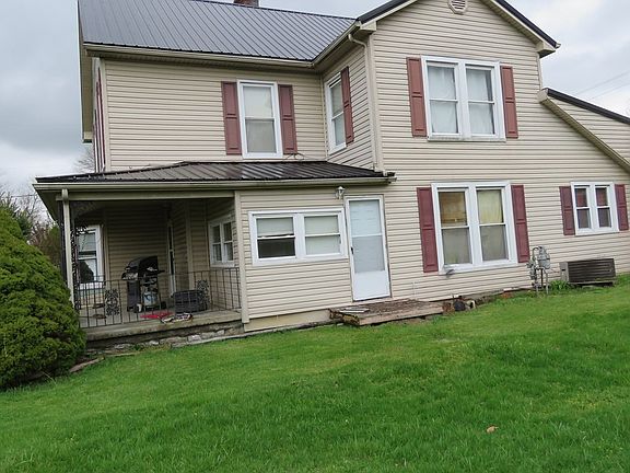 4th image of 904 W Water St