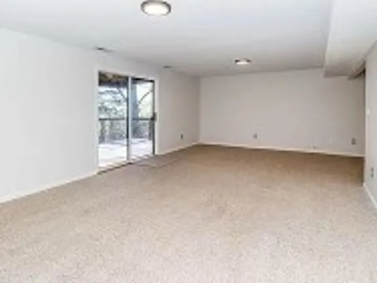 2300 S Hastings Ct — Photo 14