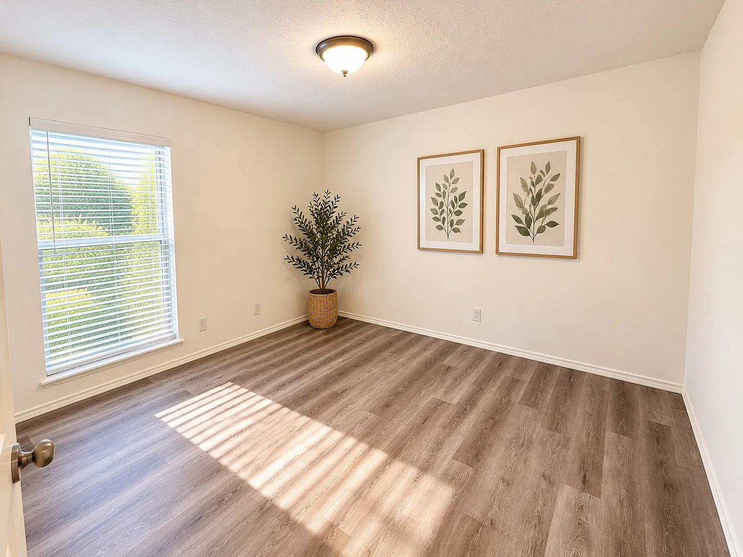 4 bed, 2051 sqft, $2,495 — Photo 3