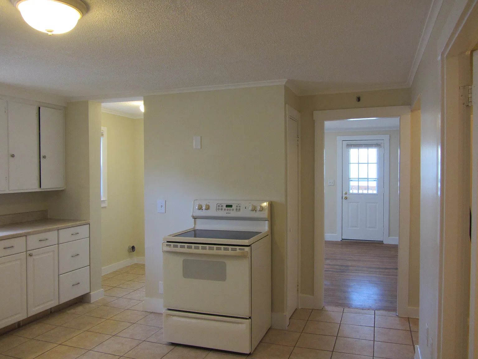 2 bed, $1,625 — Photo 3