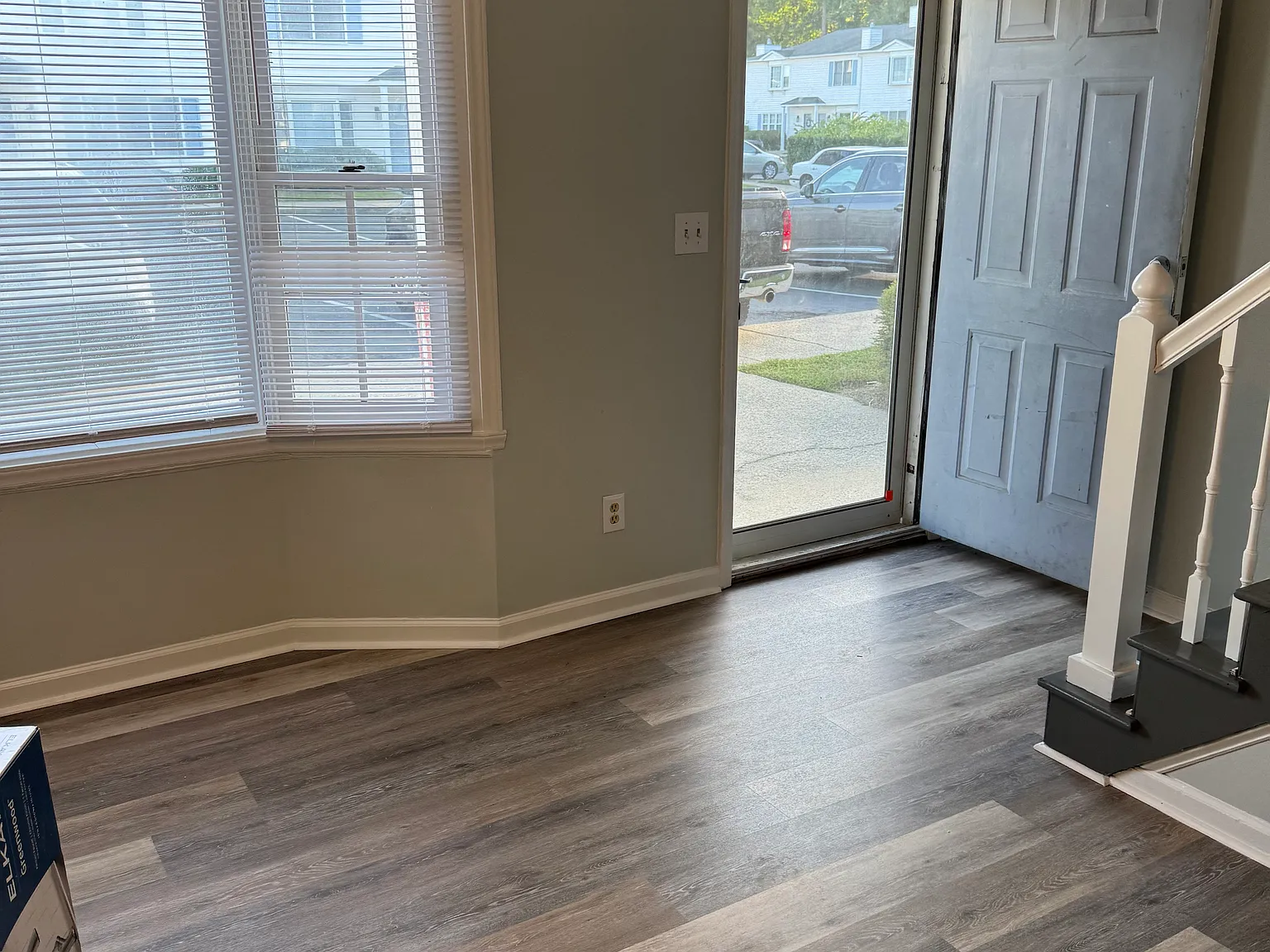 2 bed, 1.5 bath, 1041 sqft, $990 — Photo 2