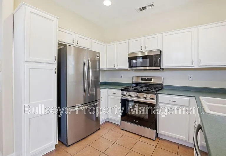 15893 W Arrowhead Dr — Photo 8