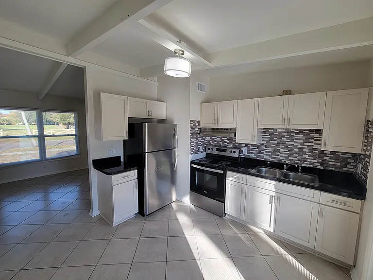 1212 Windermere Way — Photo 5