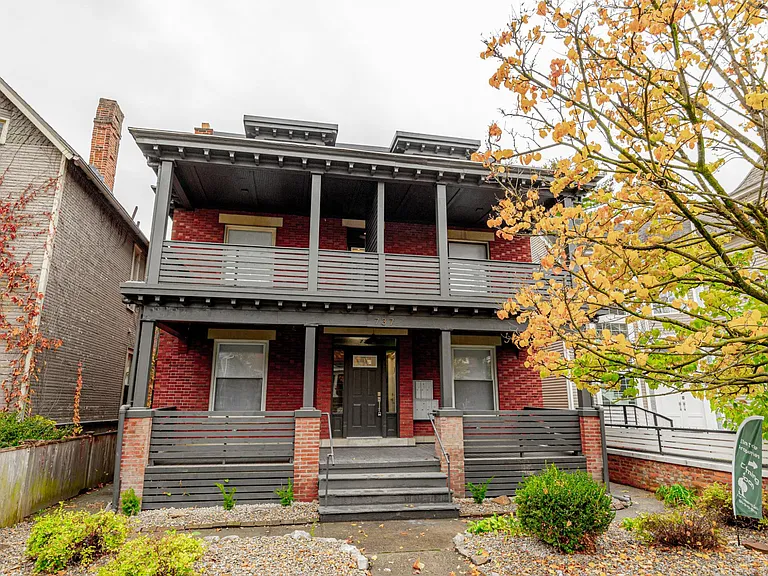 737 Franklin Ave