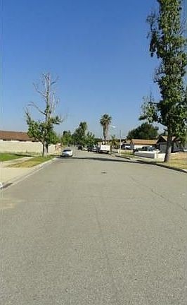4th image of 1521 E Fresno St