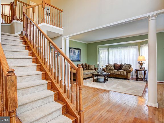 4th image of 208 Victoria Ln