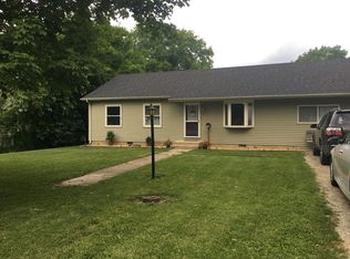 712 E McCracken Ave, Hoopeston, IL 60942