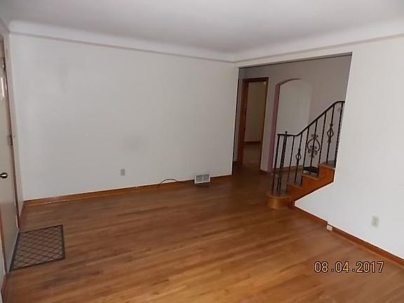 5th image of 4825 E 88th St