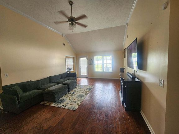 4th image of 216 Marigold Dr