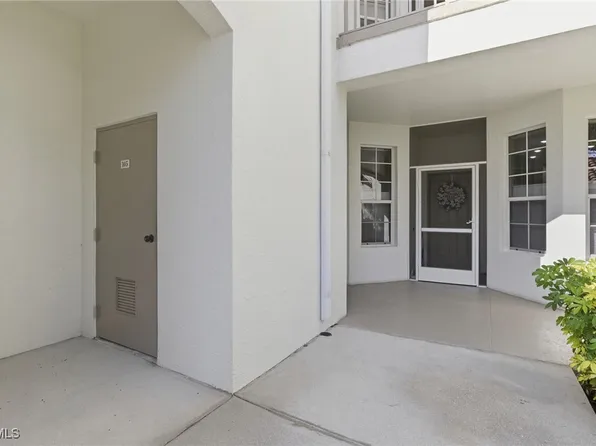 8231 Parkstone Pl APT 105, Naples, FL 34120