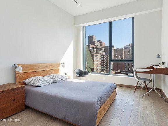 5th image of 90 Lexington Ave APT 8D